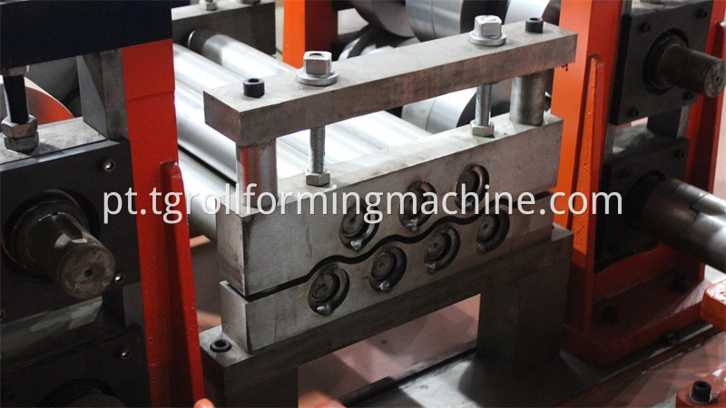 Waves Crash Barrier Roll Forming Machine